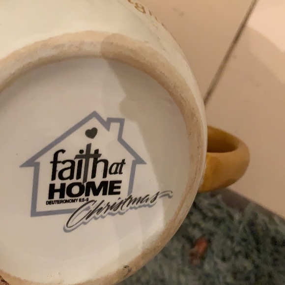 Set of FOUR ‘Glory to God’ VINTAGE Cups snd Saucer on Holder - Picture 4 of 7